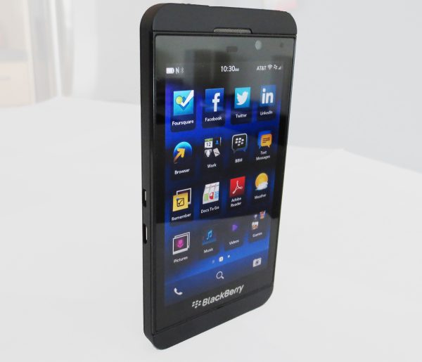Move Application Icons To Organize Blackberry Home Screen