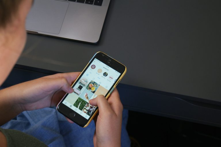 How to Add On-Screen Lyrics to Instagram Music Stickers