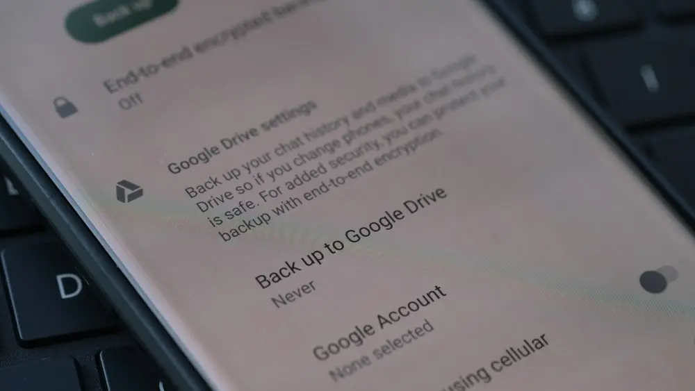how to get whatsapp backup in new phone