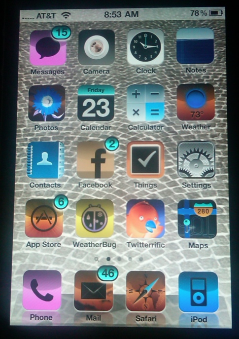 iPhone 4 Trick: Invert Colors for White Text on Black Background